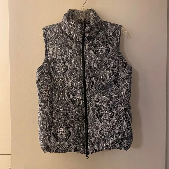 Talbots Black White Paisley Down Fill Puffer Vest Petite Small SP VN4926 - Picture 12 of 12